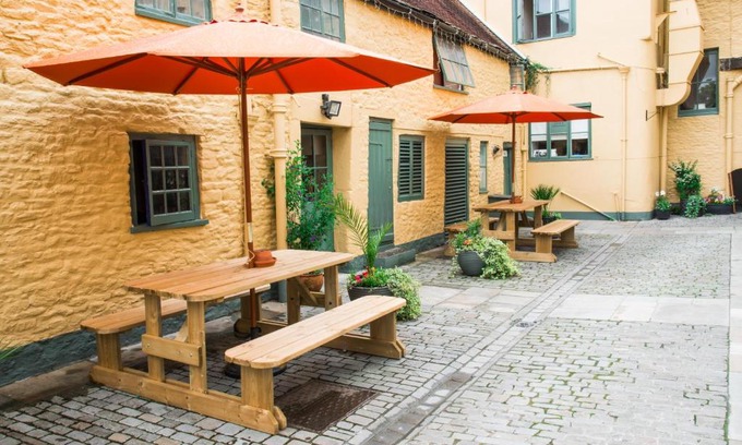 Wincanton Hotel | The Dolphin Hotel