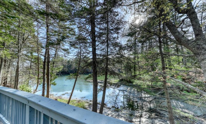 Boothbay House | The Dome House