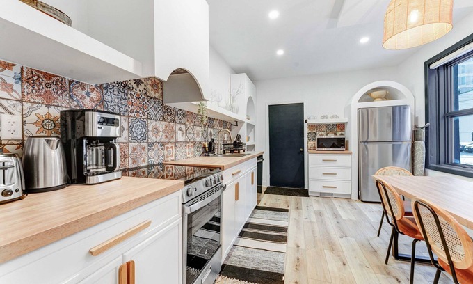 Centretown Bed & Breakfast | The Don Club