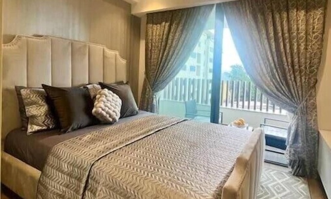Osu Apartment | The DoubsGray Suite - A Luxury Haven