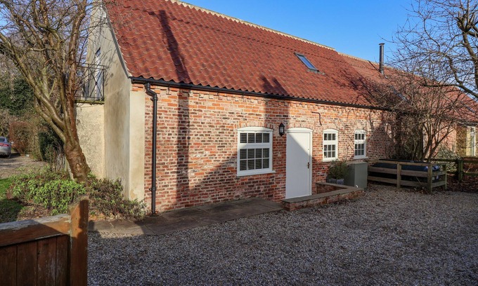 Bedale Cottage | THE DOWER HOUSE COTTAGE, with a garden in Kirklington