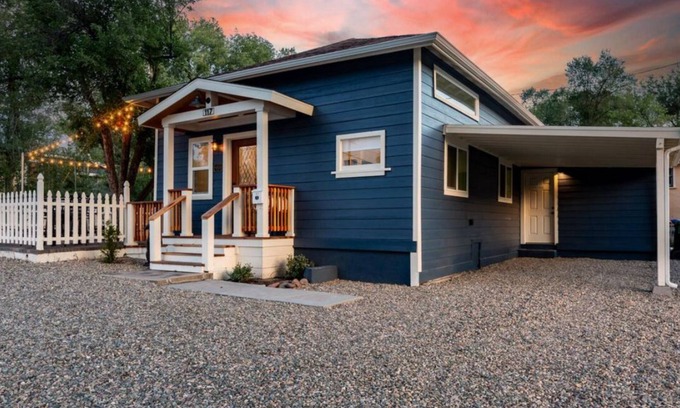 Prescott House | The Downtown Aubrey House Unit A