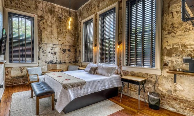 Brenham Hotel | The downtown Brenham Schoolhouse Hotel, Room C