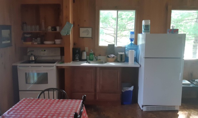 Blackville Cabin | The Dr Keenan cottage 2 bedroom 2 bath. Sleeps 6 Full kitchen.screened porch