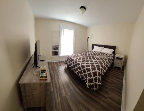Tazewell House | The Dragon's Den Upstairs Room 3