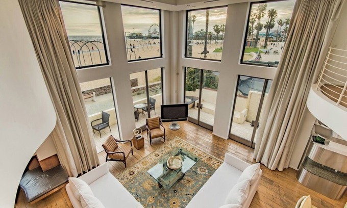 Downtown House | The Dream Estate