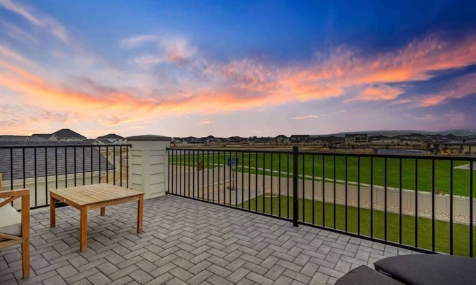 Meridian House | The Dream Home | 5 bedroom | Meridian ID HOT TUB