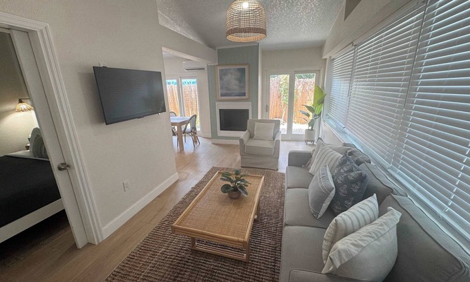 Parsuns To Cocoa Beach Apartment | The Drift Cocoa Beach – Cozy 1BR Getaway Near Downtown