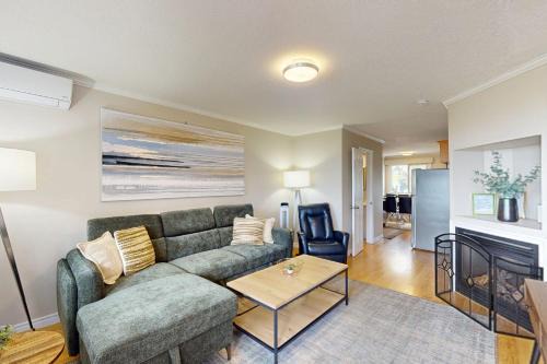 Wasaga Beach House | The Driftwood Deck
