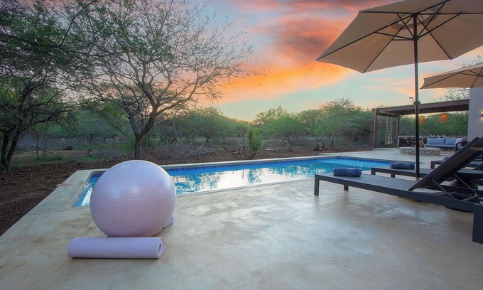 Marloth Park Villa | The Duke. Luxury Safari Villa - Kruger National Park