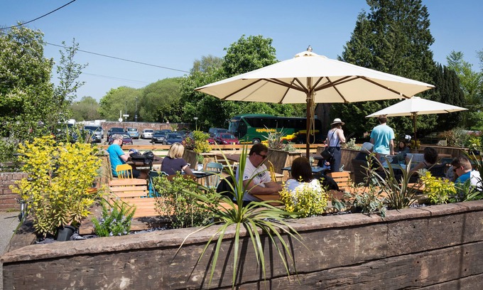 Kintbury Hotel | The Dundas Arms