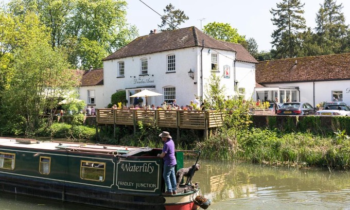 Kintbury Hotel | The Dundas Arms