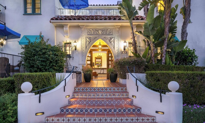 West Beach Bed & Breakfast | The Eagle Inn