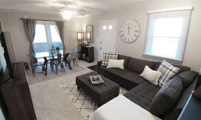 Colington Apartment | The East Coast Host - Back To Eden