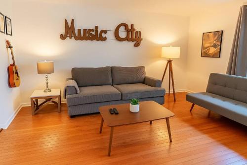 Barclay Drive House | The Eastside 2BR Near 5Points