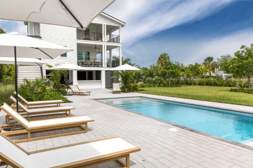 Key West House | The Ebberly House - Amazing Pool in Gated Community
