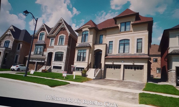 Aurora House | The Elegance Of The Home And Neighborhood. Close to Restaurants, Shops, Downtown