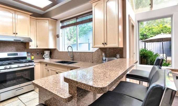 Central Okanagan House | The Elegant Escape
