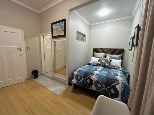 Greater Johannesburg Metropolitan Area House | The Elegant Retreat of The Silver Room