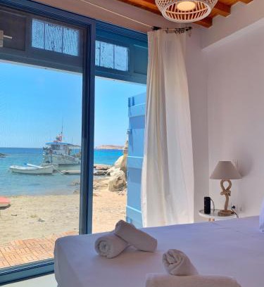 Kimolos Apartment | The Elephant Beach House