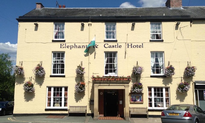 Newtown Hotel | The Elephant & Castle Hotel