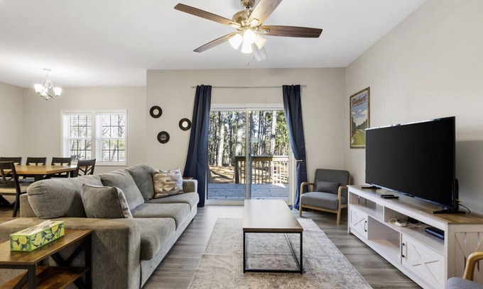 Southern Pines House | The Elm at Ducks Landing