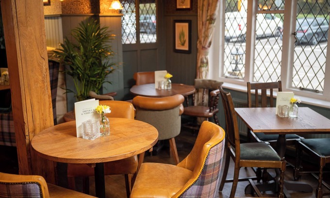 Camberley Hotel | The Ely Hotel by Greene King Inns