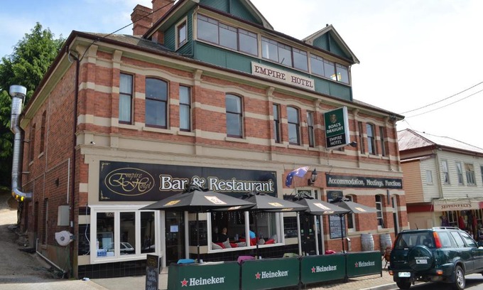 Deloraine Hotel | The Empire Hotel Deloraine