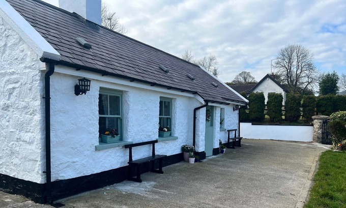 Mullaghbawn Cottage | The Enchanted Cottage