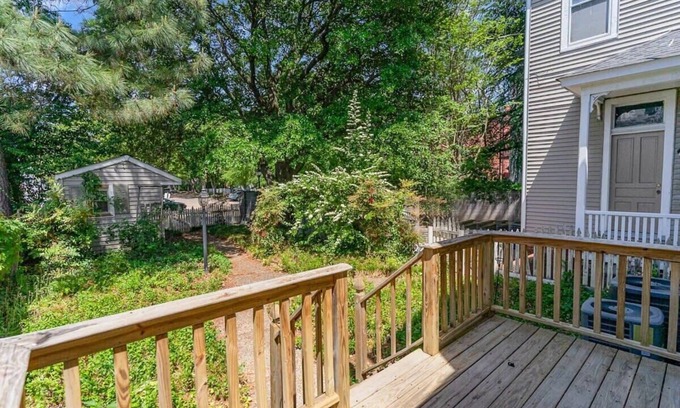 Portsmouth Apartment | The Enchantment of Old Towne Portsmouth - Suite 1