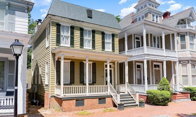 Portsmouth Apartment | The Enchantment of Old Towne Portsmouth - Suite 2