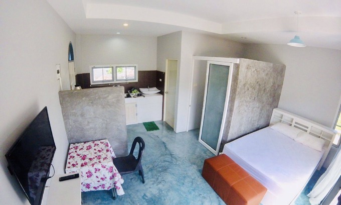 Si Sunthon Apartment | The Endless Apartment: AC 3