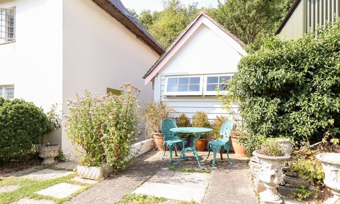 Milton Abbas Cottage | THE ENGINE ROOM in Milton Abbas