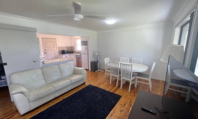 Long Jetty House | The Entrance & Shelly Beach Holiday House