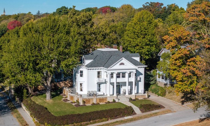 Davenport House | The Estate at Prospect Park