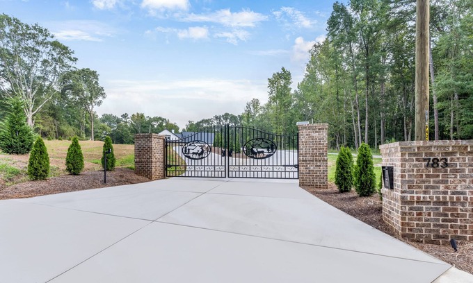 Braselton House | The Estate, King Beds, near Chateau Elan and Road Atlanta, lake Lanier