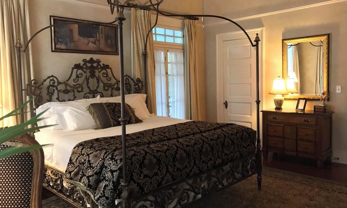 Hammond Bed & Breakfast | The Evangeline Room W/King Bed