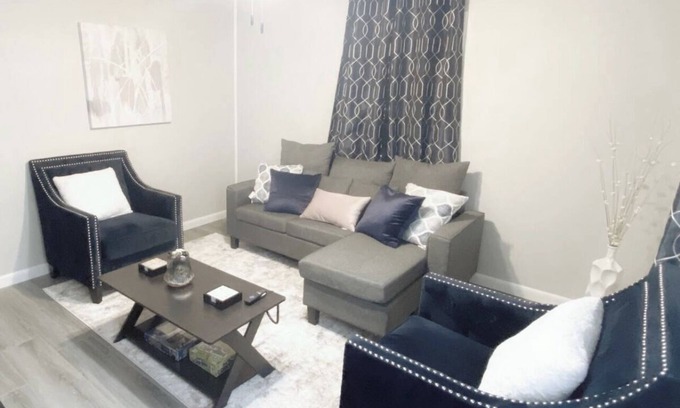 Lake Charles House | THE Exclusive Retreat! Chique! Stylish! RENOVATED!