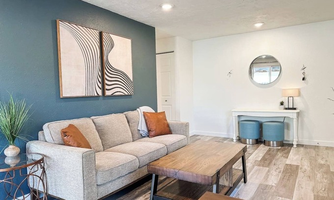 West Valley House | The Explorer - Dog Friendly!