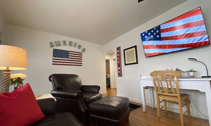 Great Bend House | The Extraordinarily Striking American Bungalow