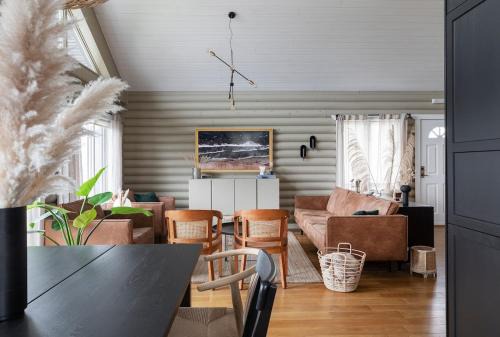 Blaskogabyggd Ski Chalet | The Eyrie - Luxurious Cabin in the Golden Circle