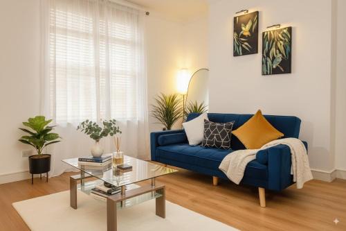 Bury St Edmunds Apartment | The Falcon's Nest - Central