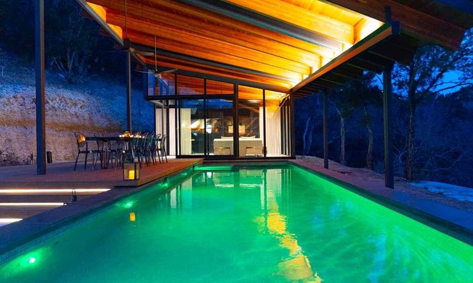 Austin House | The Falling Leaves