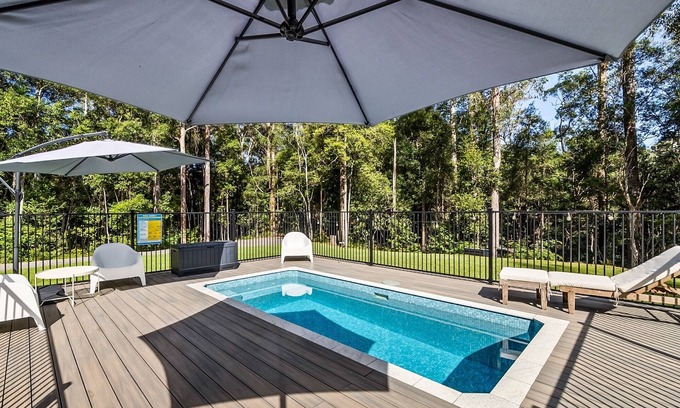 Cooloolabin House | The Falls Hideaway: Pool, Firepit & Outdoor Bliss