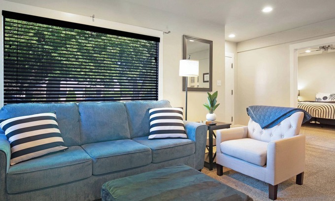 Twin Falls House | The Family Getaway! 5 bdrm 2 bath indoor adventure!