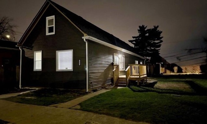 Calumet City House | The Family Retreat, The Family Retreat Oasis