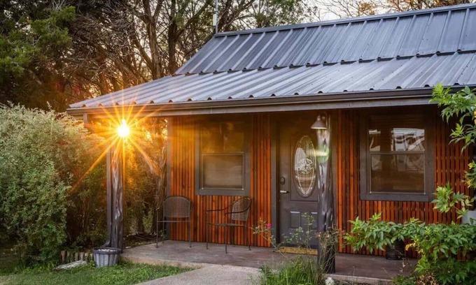 Waco Cabin | The Fantail at Nicole Creek Cabins