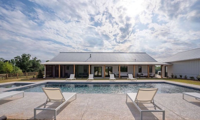 Lake Oconee House | The Farm At Lake Oconee, HotTub, FirePit, Privacy