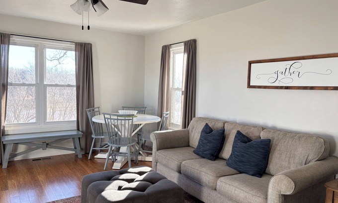 Lyons House | The Farmhouse-3-bedroom house nearby Humboldt close to I-90