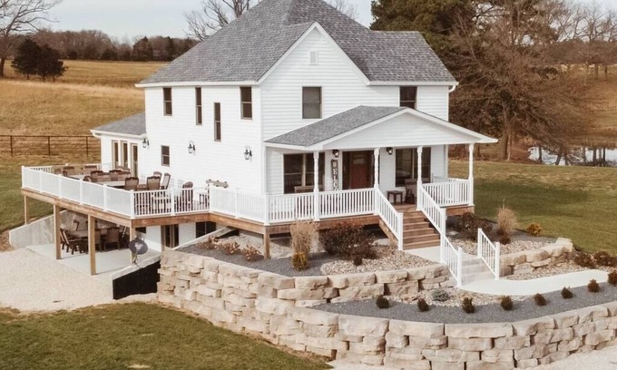 Owensville House | The Farmhouse at Red Oak Valley